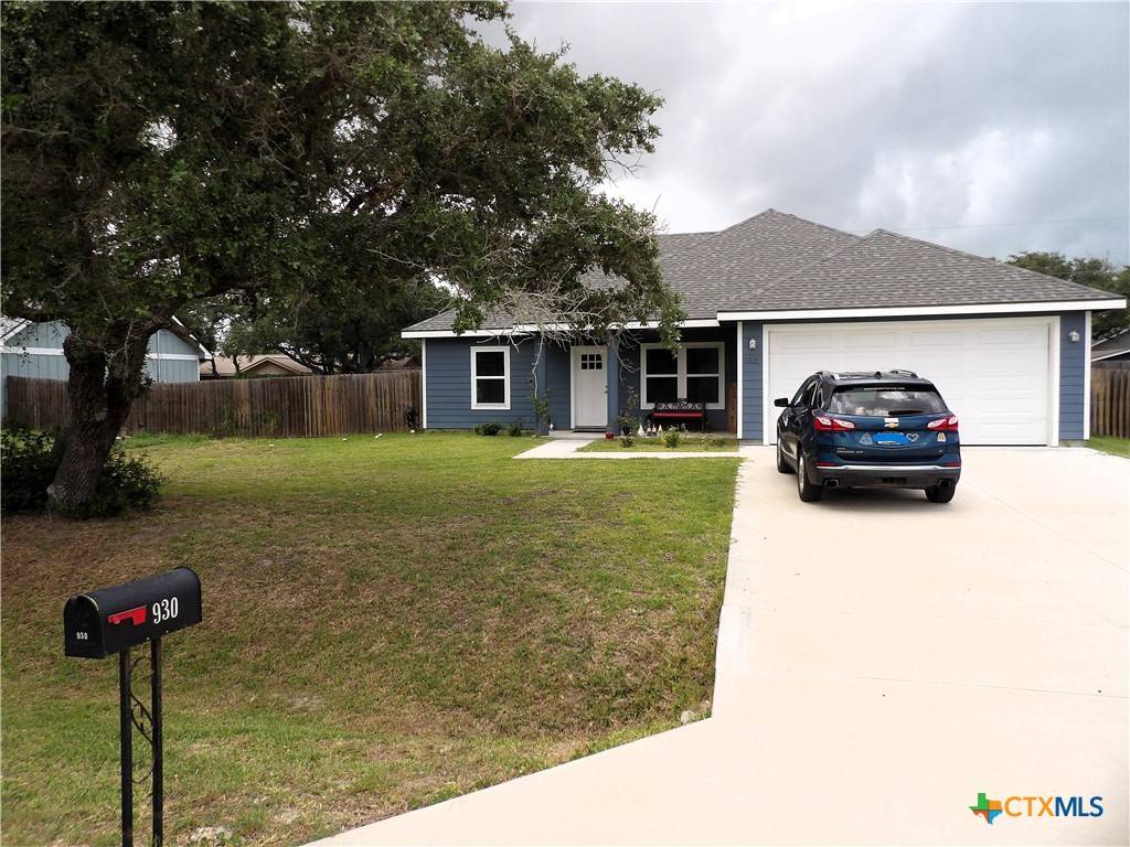 930 Redwood, Rockport, TX 78382
