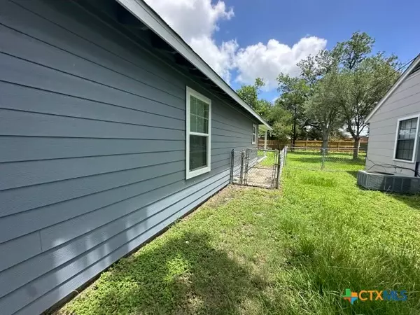 Edna, TX 77957,203 Sandra ST