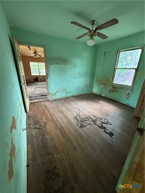 Victoria, TX 77901,1610 E Rosebud AVE