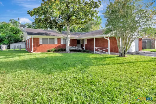 2307 E Airline RD, Victoria, TX 77901