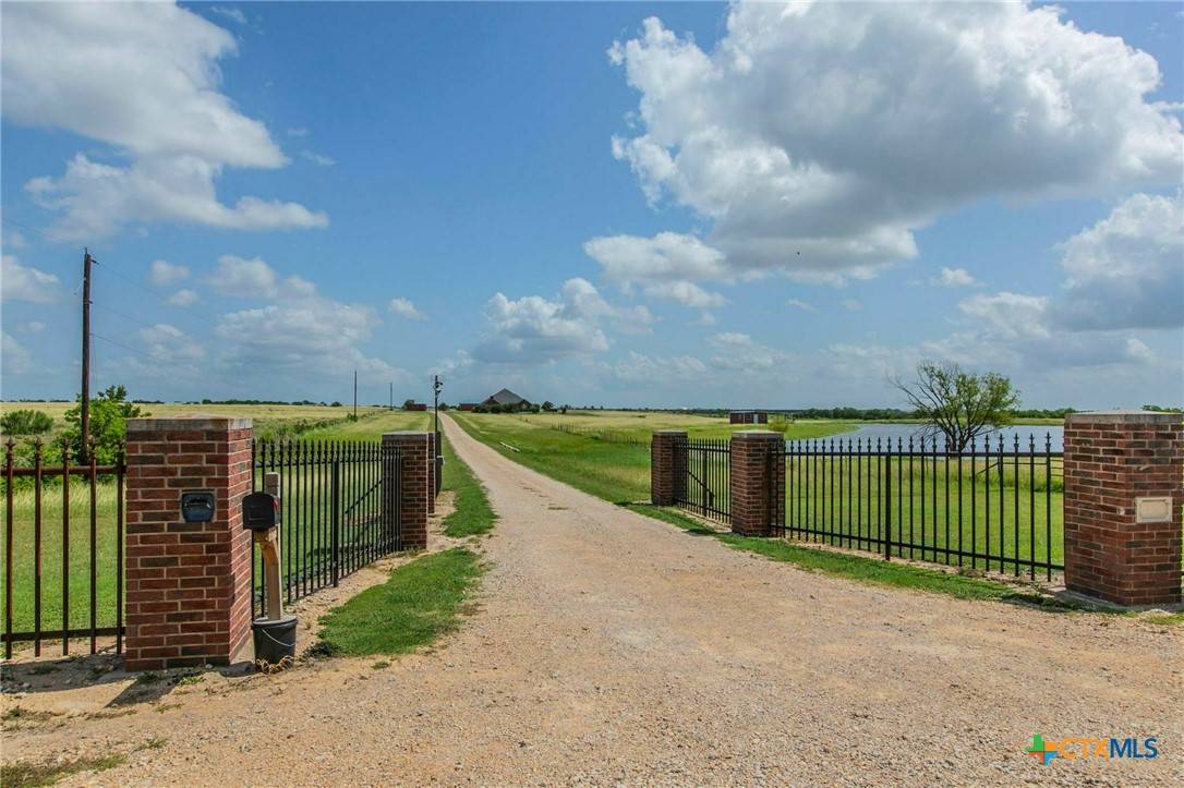 2450 W Amity RD, Salado, TX 76571