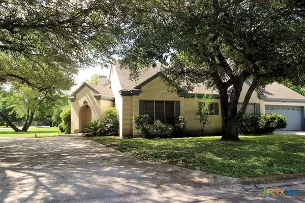 1298 Walter Ellison DR, Lockhart, TX 78644