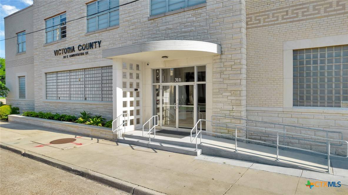 Victoria, TX 77901,311 E Constitution
