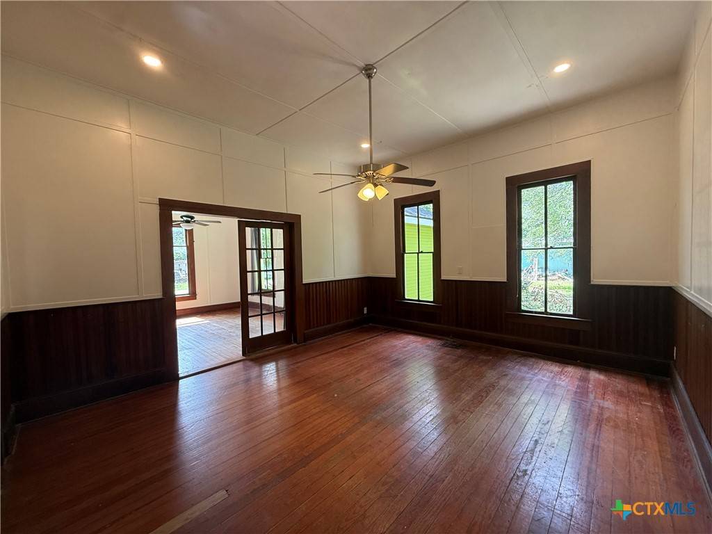Maxwell, TX 78656,184 3rd ST