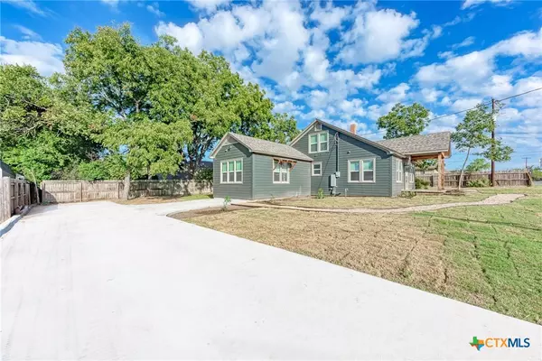 Lampasas, TX 76550,108 S Porter ST
