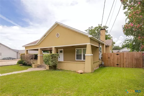 Victoria, TX 77901,905 N Navarro ST