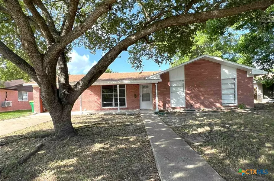 1818 Travis AVE, Victoria, TX 77901