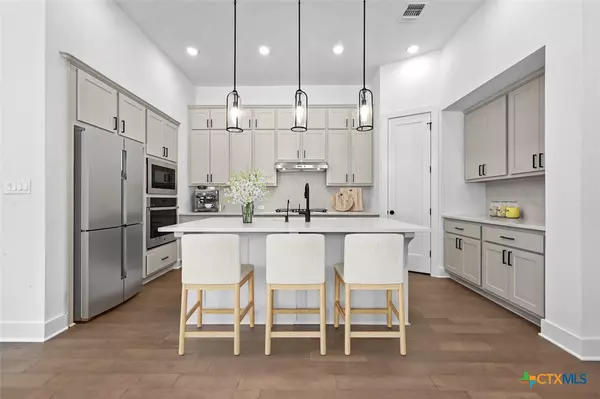 Kyle, TX 78640,148 Basket Flower LOOP