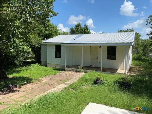 202 Cottage ST, Seguin, TX 78155