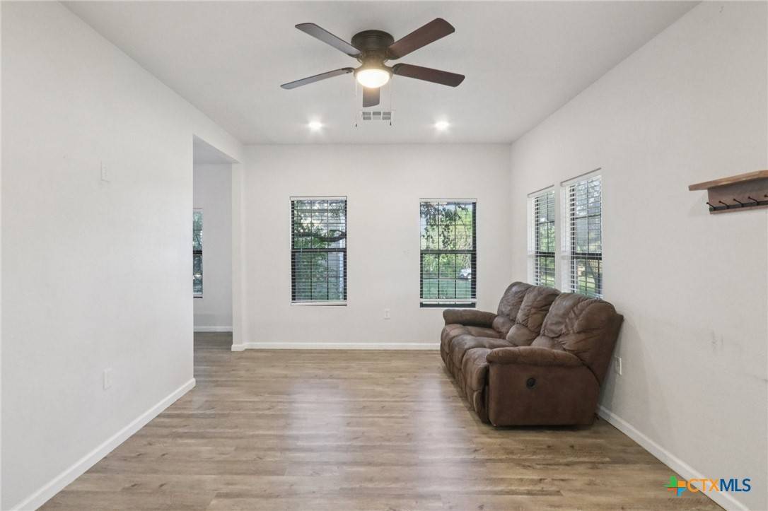 Belton, TX 76513,608 E 13th AVE
