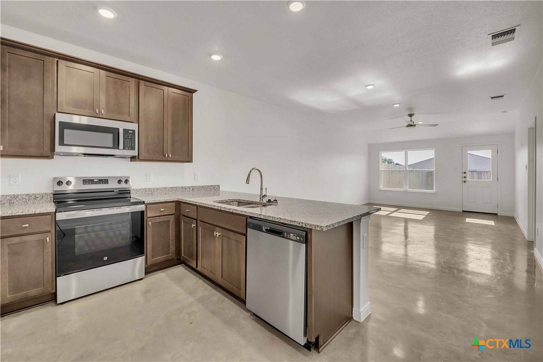Killeen, TX 76543,910 Cherry Laurel DR