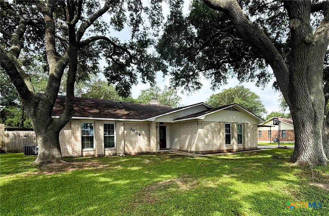 1006 Fairlane DR, Ganado, TX 77962
