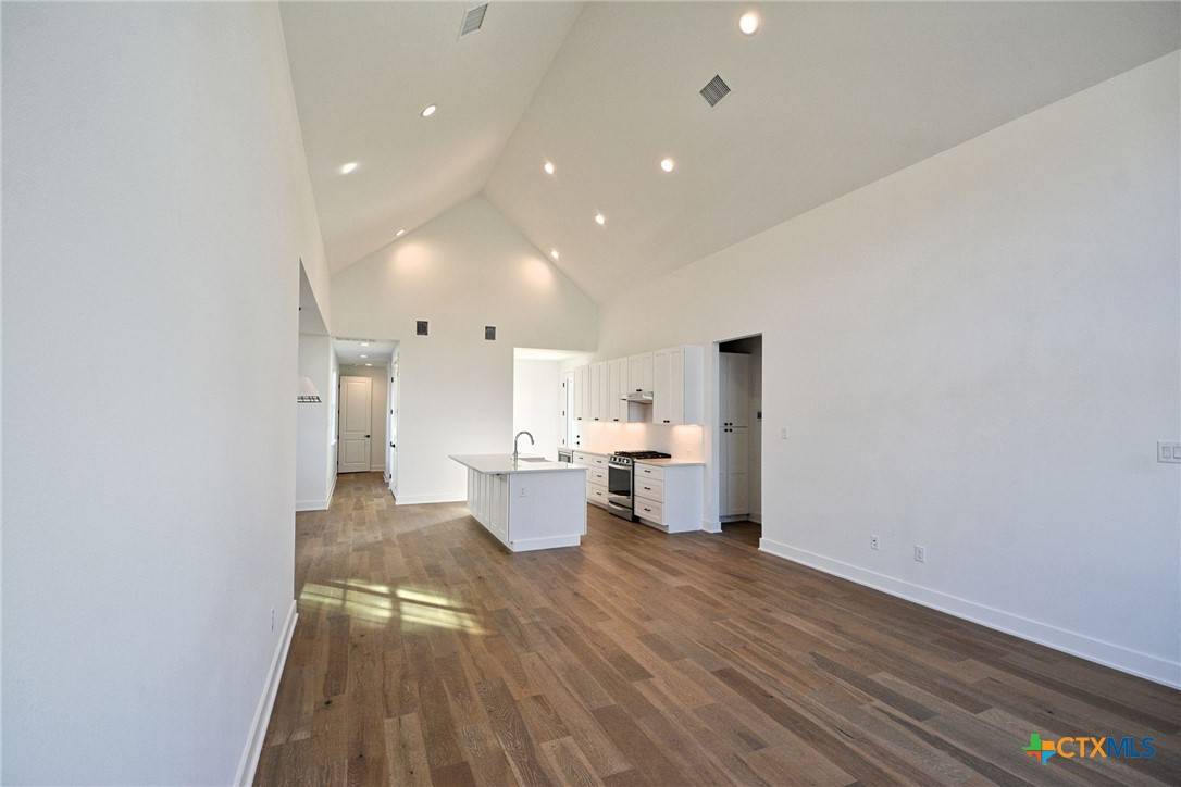 New Braunfels, TX 78130,421 Constance DR