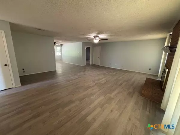 Lampasas, TX 76550,6186 Fm 1715