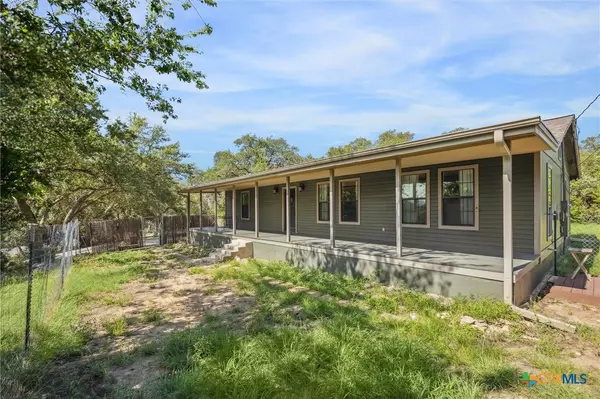 Fischer, TX 78623,660 Possum Tree