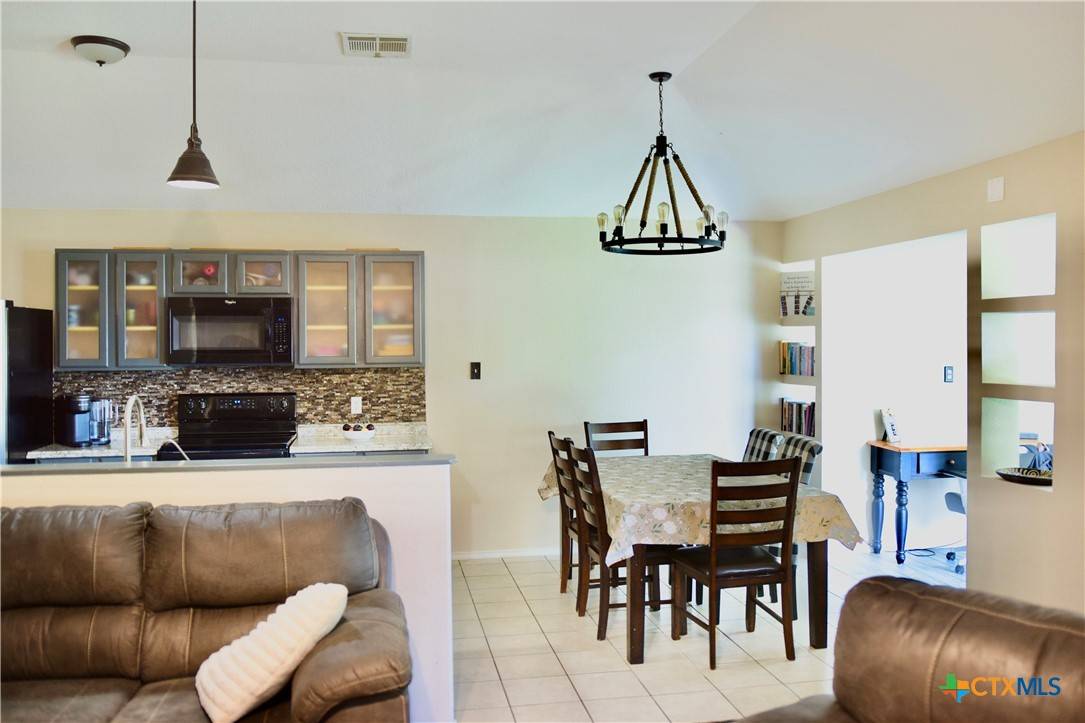 Jarrell, TX 76537,145 Amber LN