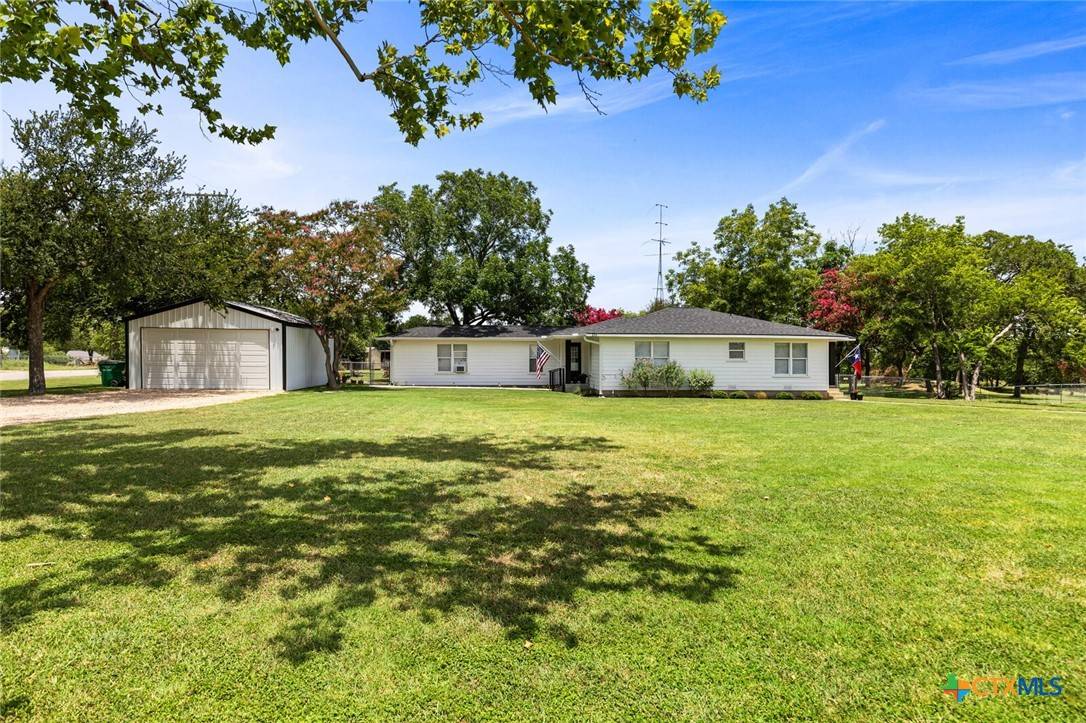 200 N 2nd ST, Buckholts, TX 76518