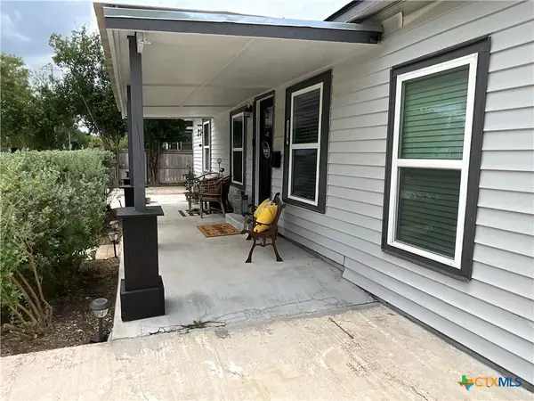 Seguin, TX 78155,1210 N Milam ST