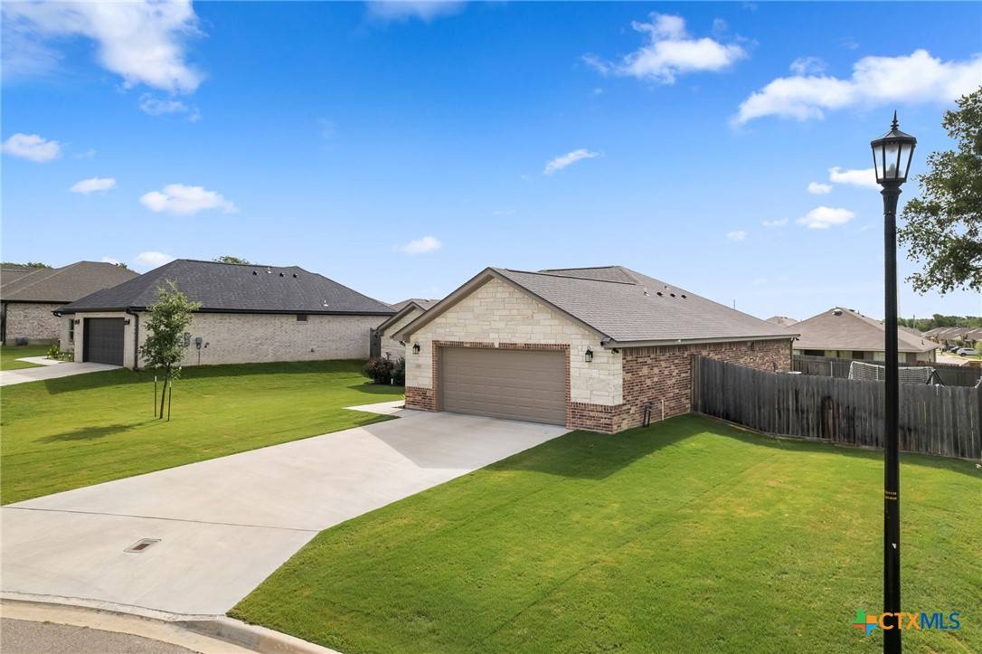 705 Juniper DR, Troy, TX 76579