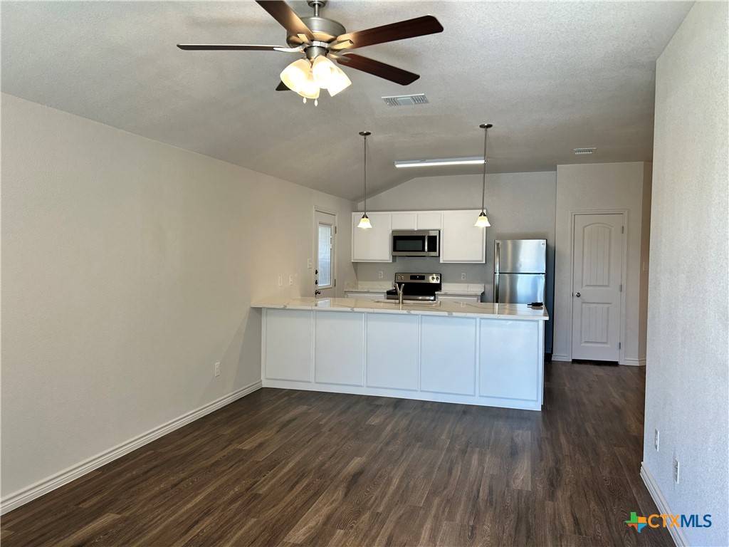 Temple, TX 76501,114 Dolphin DR #B