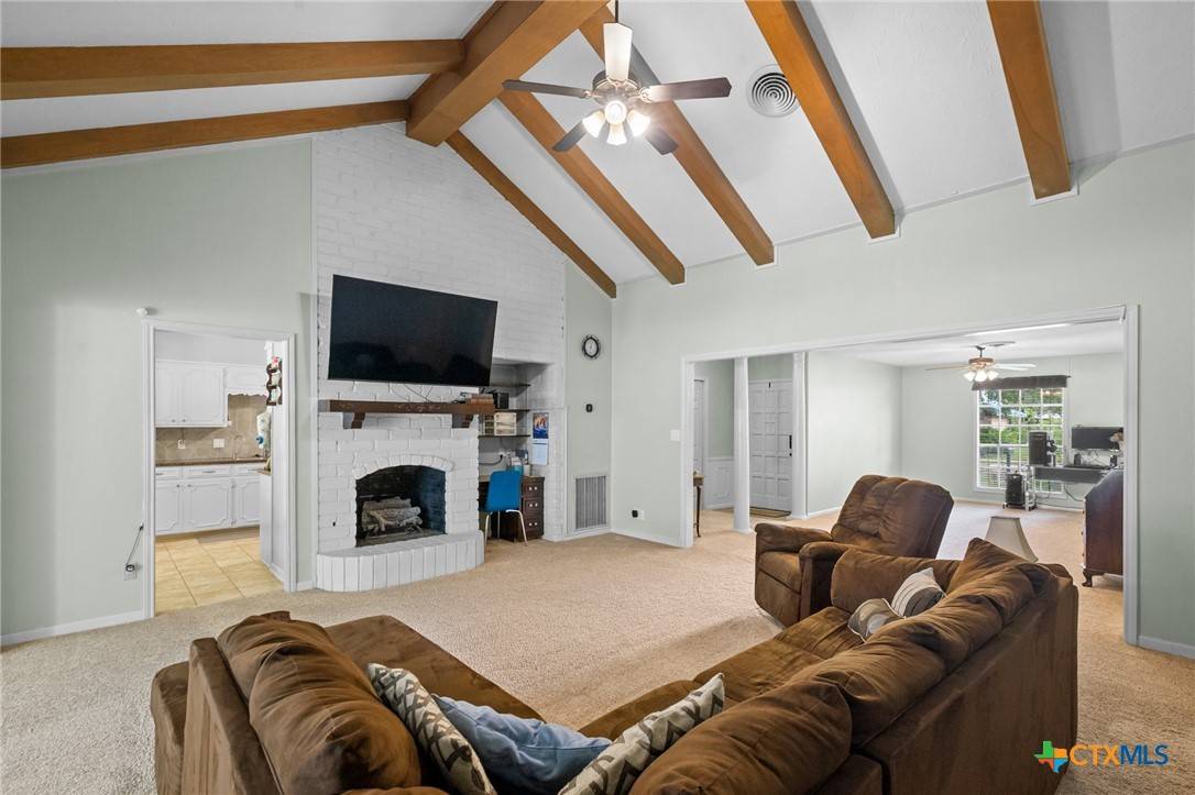Victoria, TX 77904,114 Berkshire LN