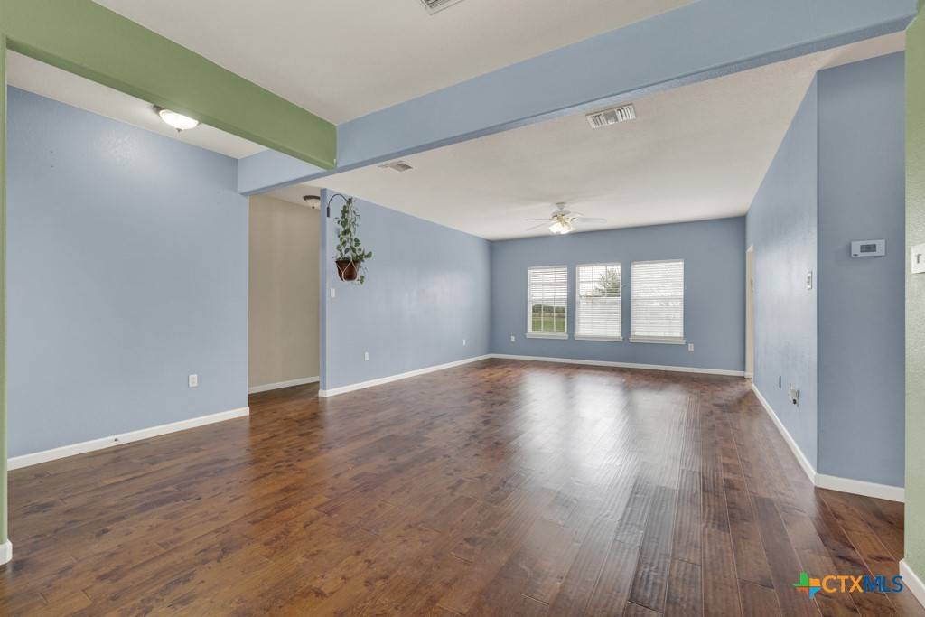 Seguin, TX 78155,201 Castlewood DR