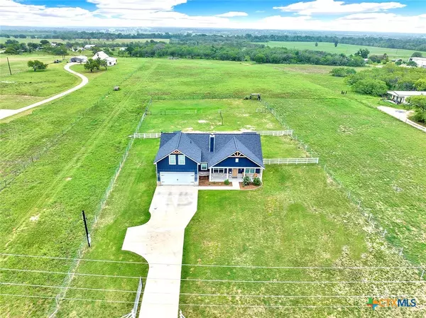 La Vernia, TX 78121,1474 County Road 342