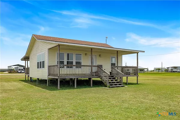 536 Sea Horse DR, Palacios, TX 77465