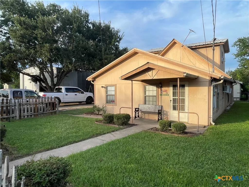 Cuero, TX 77954,505 Pearl ST
