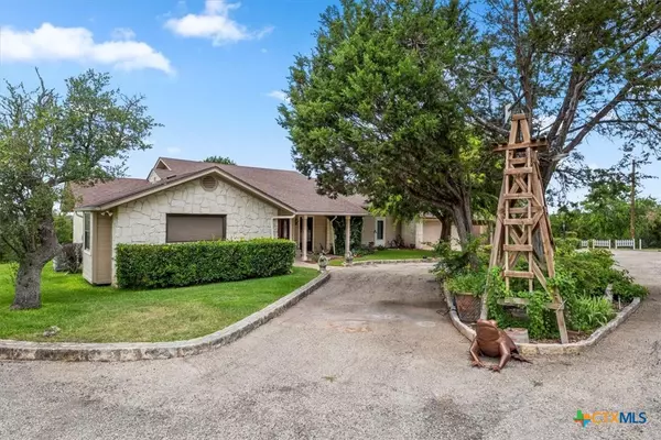 300 Summit Ridge RD, Burnet, TX 78611