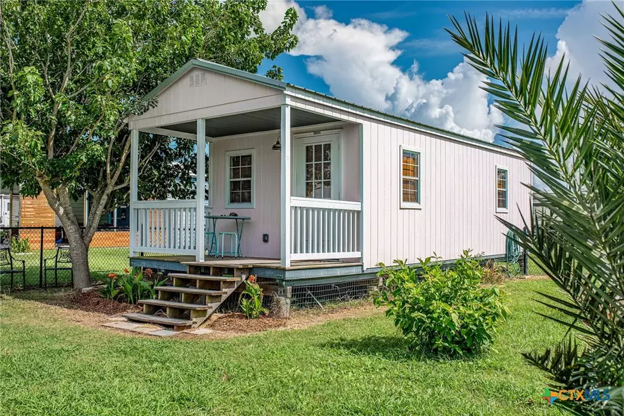 50 Catherine ST, Port Lavaca, TX 77979
