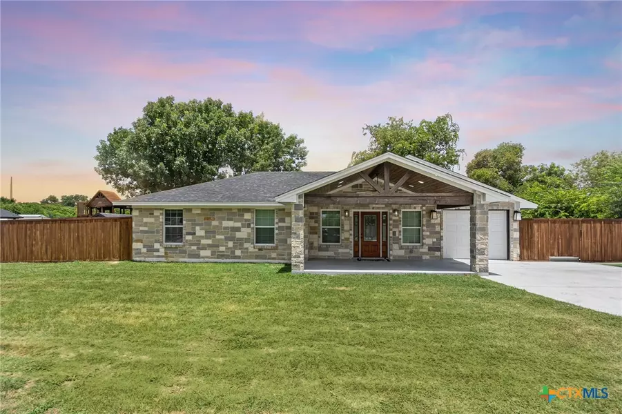 318 Franklin RD, Eddy, TX 76524