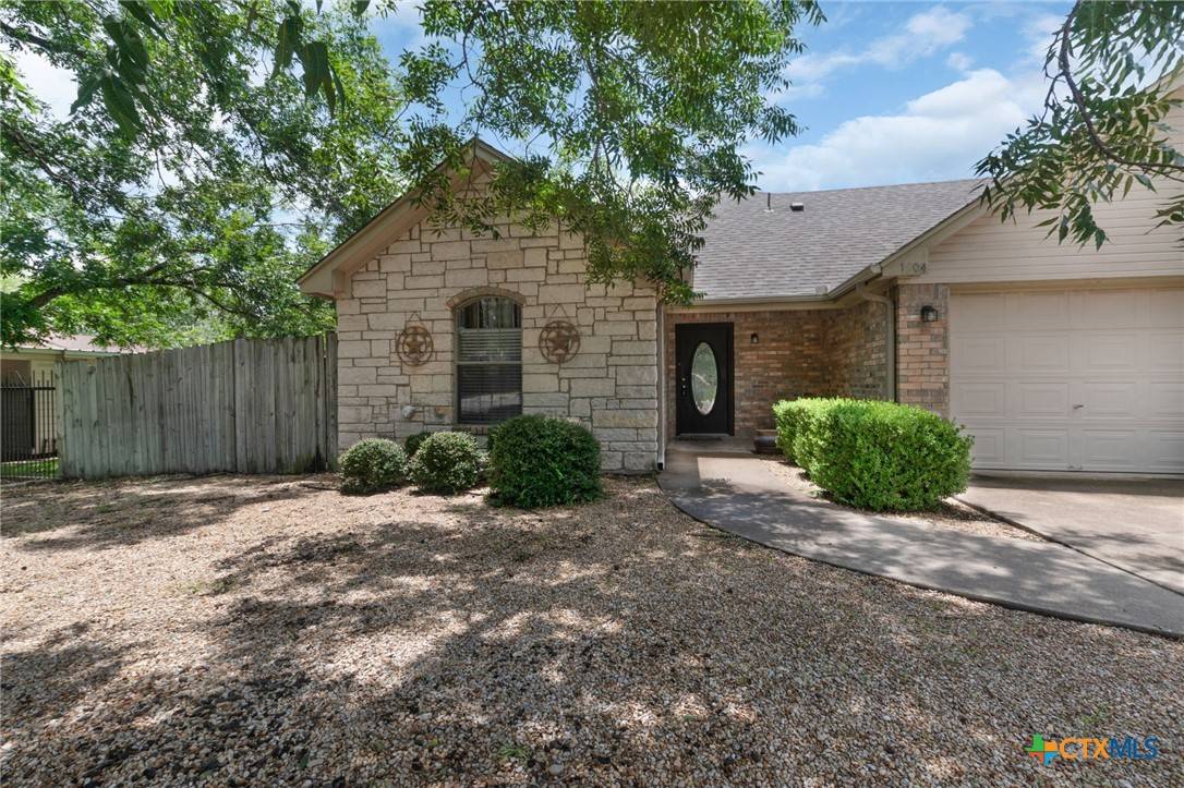 1004 W North AVE, Lampasas, TX 76550