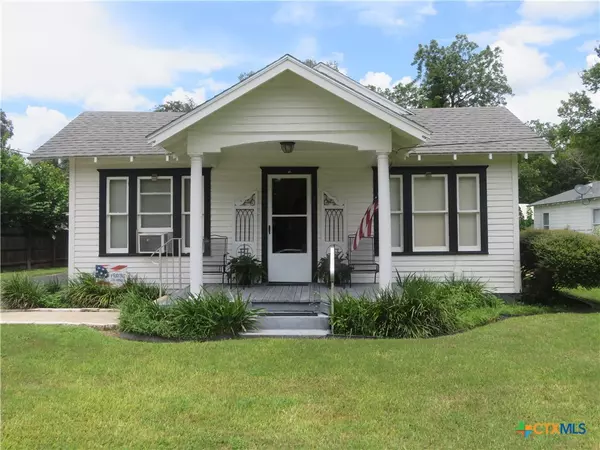 Edna, TX 77957,206 S Allen