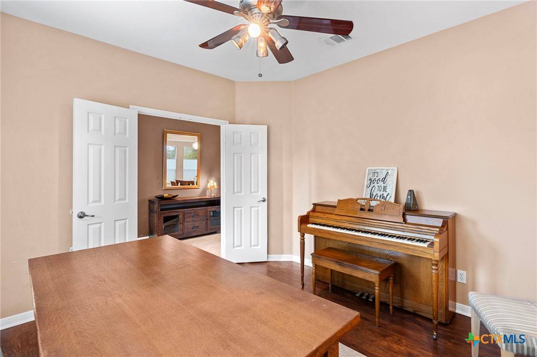 Buda, TX 78610,404 N Austin ST