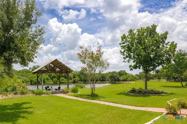 106 Pebble Brook, Victoria, TX 77904