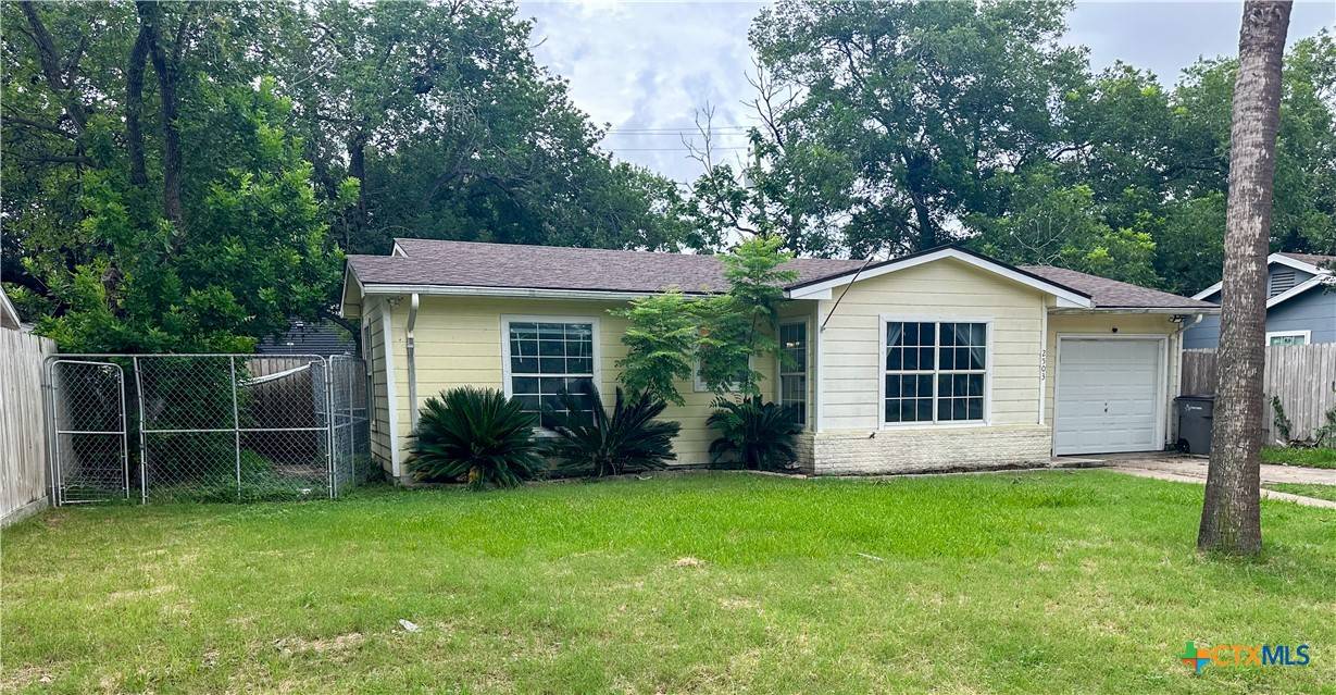 Victoria, TX 77901,2503 E Mistletoe AVE