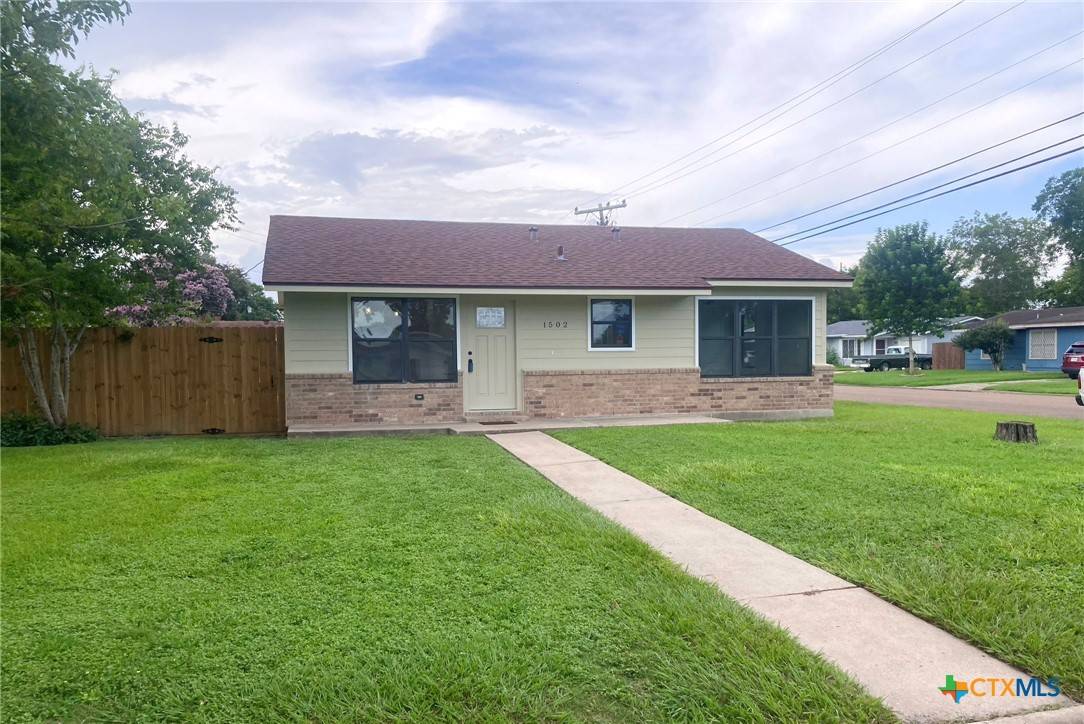 1502 Bowie DR, Victoria, TX 77901