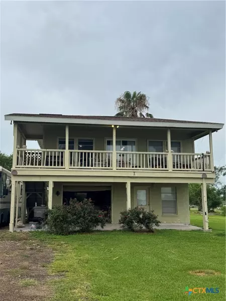 303 E Bay AVE, Seadrift, TX 77983