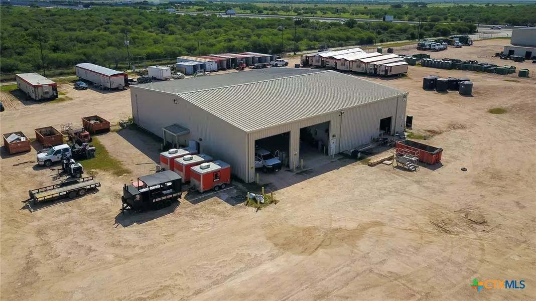 8609 Lone Tree RD, Victoria, TX 77905
