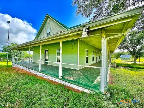 Goliad, TX 77963,270 Canyon View DR
