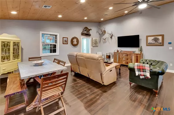 Edna, TX 77957,2133 County Road 125