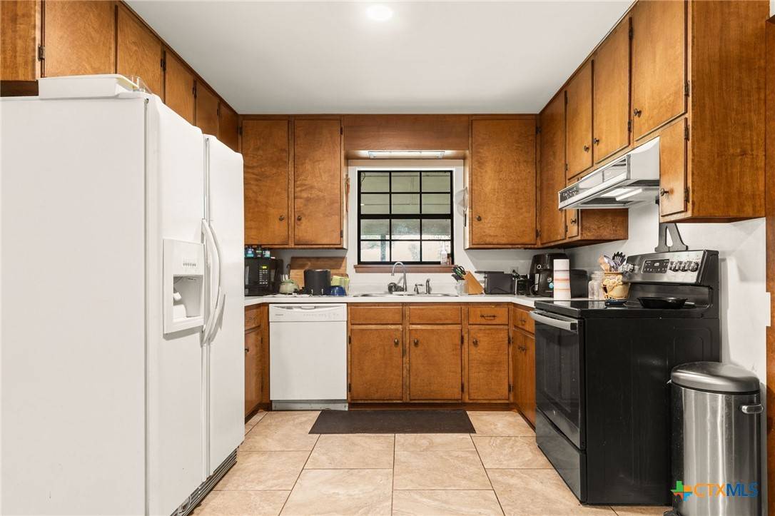 New Braunfels, TX 78130,517 Oakwood BLVD