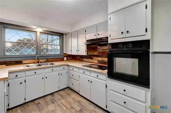 Victoria, TX 77901,2901 Lone Tree