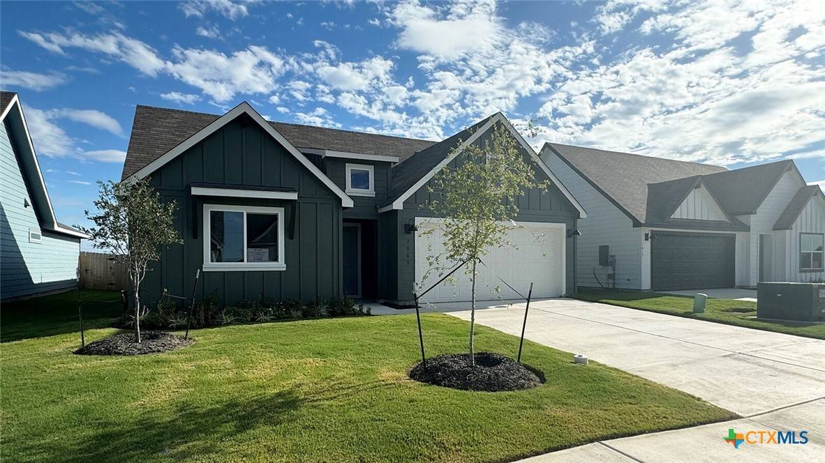 1009 Alma, Seguin, TX 78155