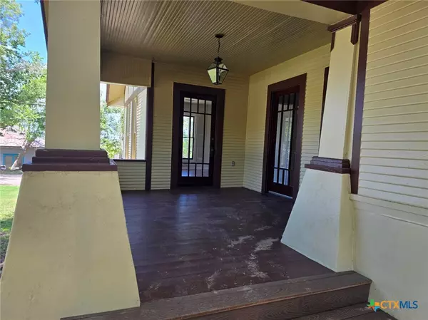 Gonzales, TX 78629,144 W Wallace ST