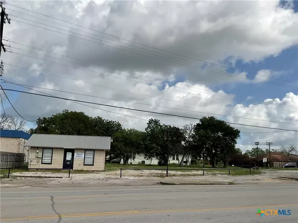 Yoakum, TX 77995,702 US Highway 77a