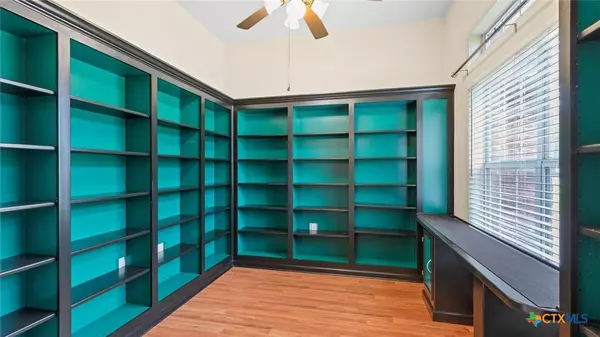 Seguin, TX 78155,180 Castlewood DR