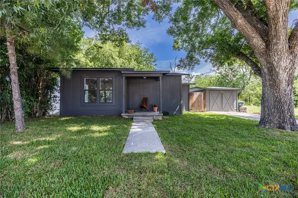 Seguin, TX 78155,608 San Antonio AVE