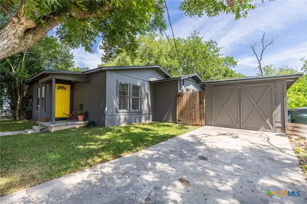 Seguin, TX 78155,608 San Antonio AVE